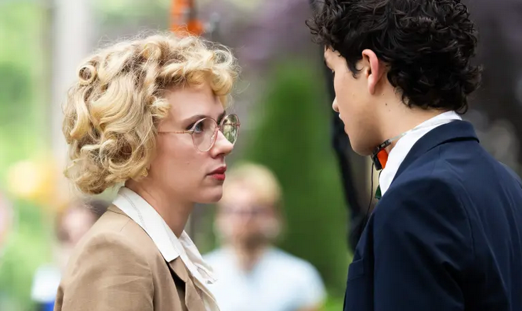 Imagen de Scarlett Johansson protagoniza un tenso altercado con paparazzi durante el rodaje de su nueva película