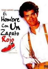 El hombre con un zapato rojo