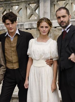 Gran Hotel (2011)