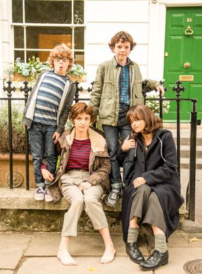 Cartel de Love, Nina